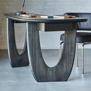 Design-Tisch 1
