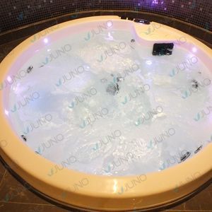 Hot-Tub-Schwimmbecken / Einbau 1