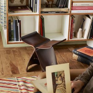 moderner Hocker