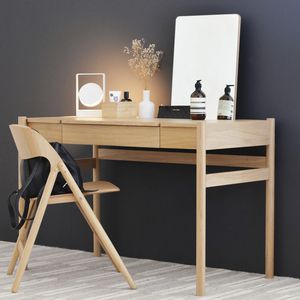 minimalistischer Schminktisch