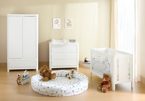 weißes Kinderzimmer