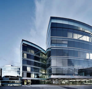 Vorhangfassade / freitragende Struktur