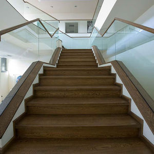 gerade Treppe
