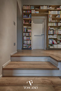 gerade Treppe / Holzrahmen / Holzstufen / mit Setzstufe