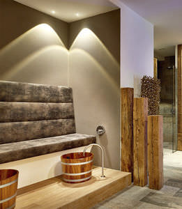 Fusspflegestuhl mit Wellnessbecken / Kunstleder 1