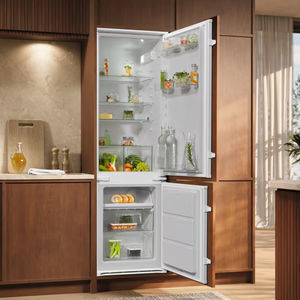 Kühl-Gefrierkombination / Schrank 1