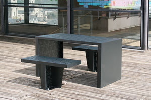 moderne Tisch- und Stuhlkombination