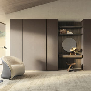Modul-Kleiderschrank