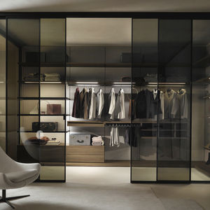 Begehbarer Kleiderschrank / Eck