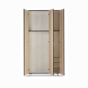 moderner Kleiderschrank