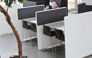 Bürotrennwand für Theken / Laminat / Akustikstoff