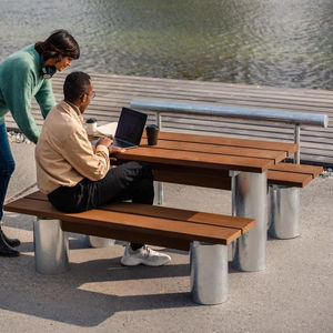moderner Tisch 1