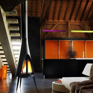Holz-Kaminofen / Zentral / Gusseisen / originelles Design