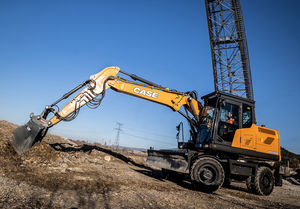 mittelgroßer Bagger 1