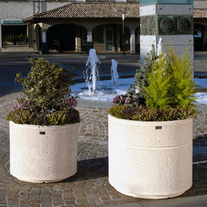 Beton-Pflanzkübel 1