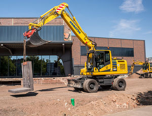 mittelgroßer Bagger