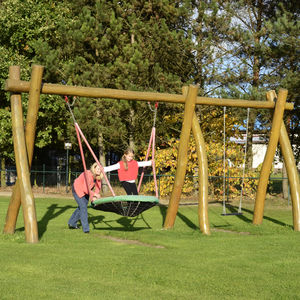 Holzschaukel