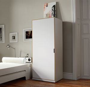 moderner Kleiderschrank 1
