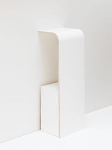 wandmontiertes Regal 1