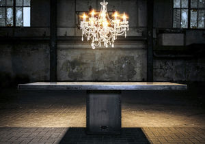 Industriedesign-Tisch