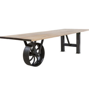 Industriedesign-Tisch