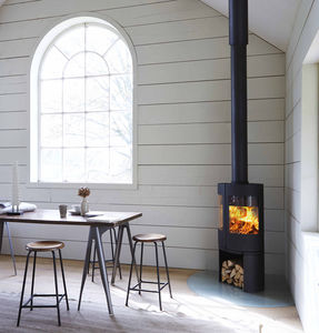 Holz-Kaminofen / Ecken / Metall / modern