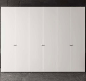 moderner Kleiderschrank