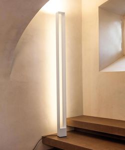 moderne Leuchtsäule / extrudiertes Aluminium / aus Methacrylat / LED