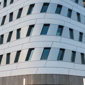 Hinterlüftete Fassade / Keramik 1