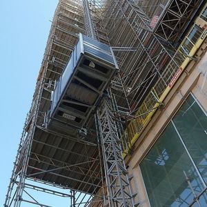 Lastenaufzug für schwere Lasten 1