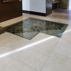 moderne Vitrine