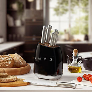 Brotmesser mit Metallgriff