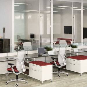 Schreibtisch für Open Space / Laminat / modern / Objektmöbel