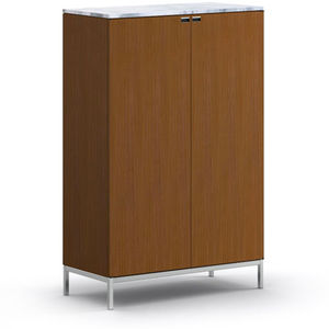 hoher Aktenschrank