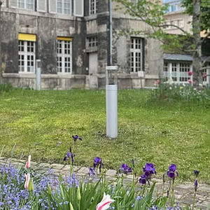moderner Leuchtpoller 1