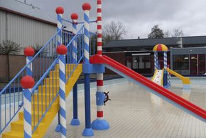 Spielturm für Kinder-Planschbecken