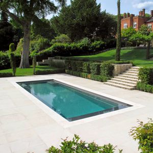einteiliges Schwimmbecken