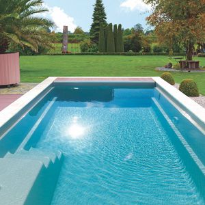 einteiliges Schwimmbecken 1