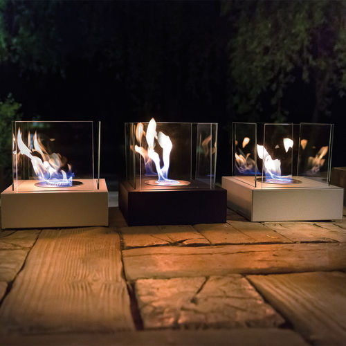 Bioethanol-Kamin - TANGO3/CZARNY/TUV - KRATKI - freistehend / ohne Abzug / mit 4 Sichtseiten