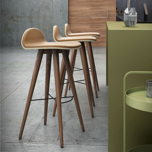Moderner Barhocker - SEED High - AROUNDtheTREE Design - Leder / Stoff / Kork
