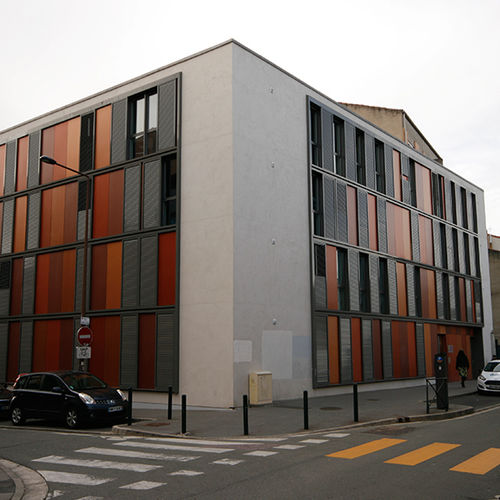 Schiebe-Fensterladen - . - Tamiluz - Lamellen / Aluminium / Tür