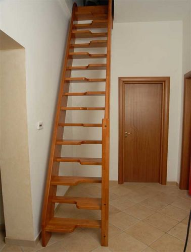 Gerade Treppe - MARINARA - Ci. Erre Scale - Holzstufen / mit Holzstruktur / modern