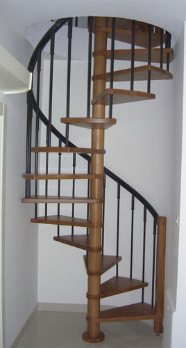 Wendeltreppe - MARTE - Ci. Erre Scale - rundgewendelt / Holzstufen / mit Metallstruktur