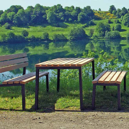 Moderner Picknicktisch - Bonn - Gem. Westeifel Werke GmbH - Holz / Gestell aus Gusseisen / rechteckig