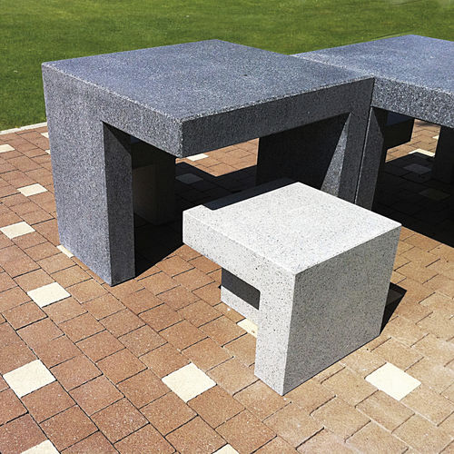 Moderne Tisch- und Stuhlkombination - LOUNGE® - QUARTZO DESIGN - Kunststein / für öffentliche Bereiche