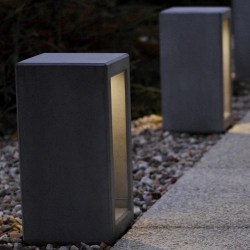 Leuchtpoller für öffentliche Bereiche - OUTLINE : 535.L - SIT Urban Design - modern / Beton / LED