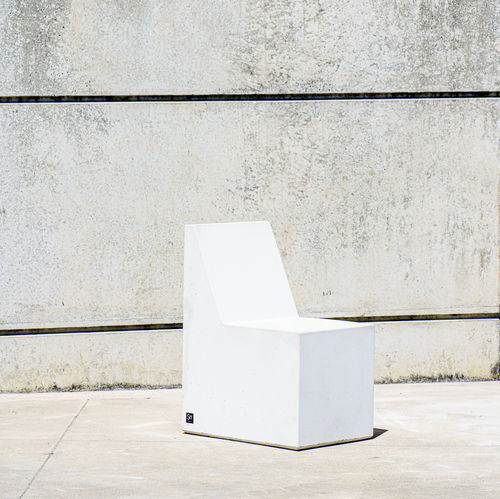 Moderne Bank für den öffentlichen Raum - FORM : 540 - SIT Urban Design - Beton / mit Rückenlehne