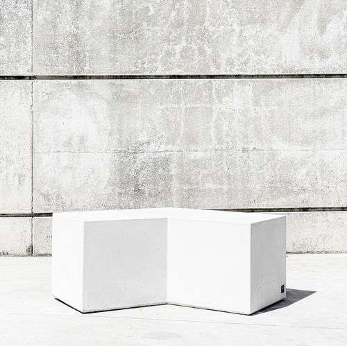 Moderne Bank für den öffentlichen Raum - FORM : 542 - SIT Urban Design - Beton