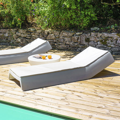Moderne Sonnenliege - SUN : 800 - SIT Urban Design - Verbundwerkstoff / HDPE / für öffentliche Bereiche