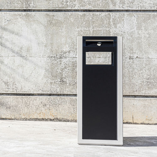 Park-Abfallbehälter - BASIC : QC 341.C - SIT Urban Design - Eisen / Beton / mit integriertem Aschenbecher